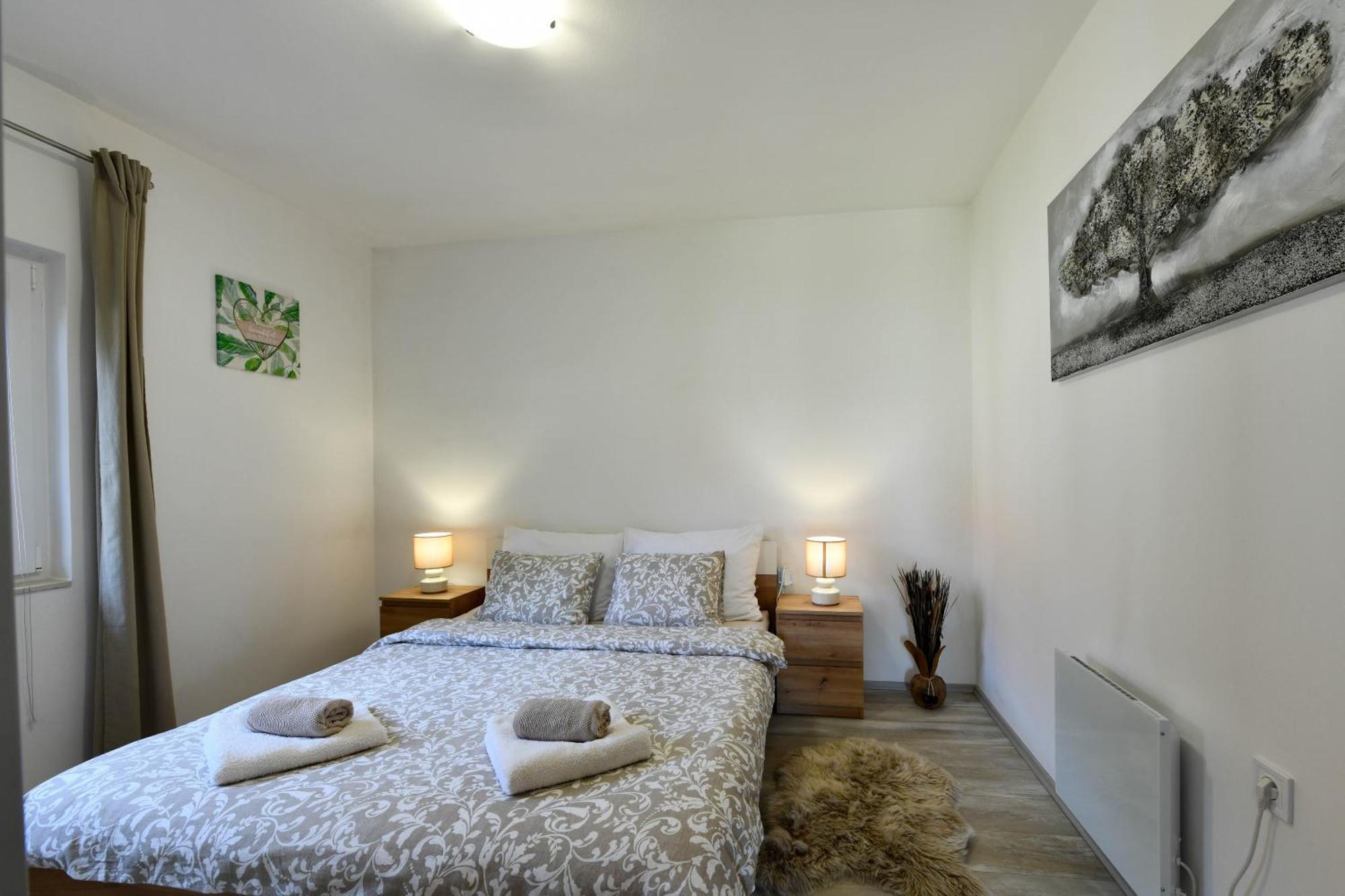 Apartman Tina Rakovica Exteriör bild