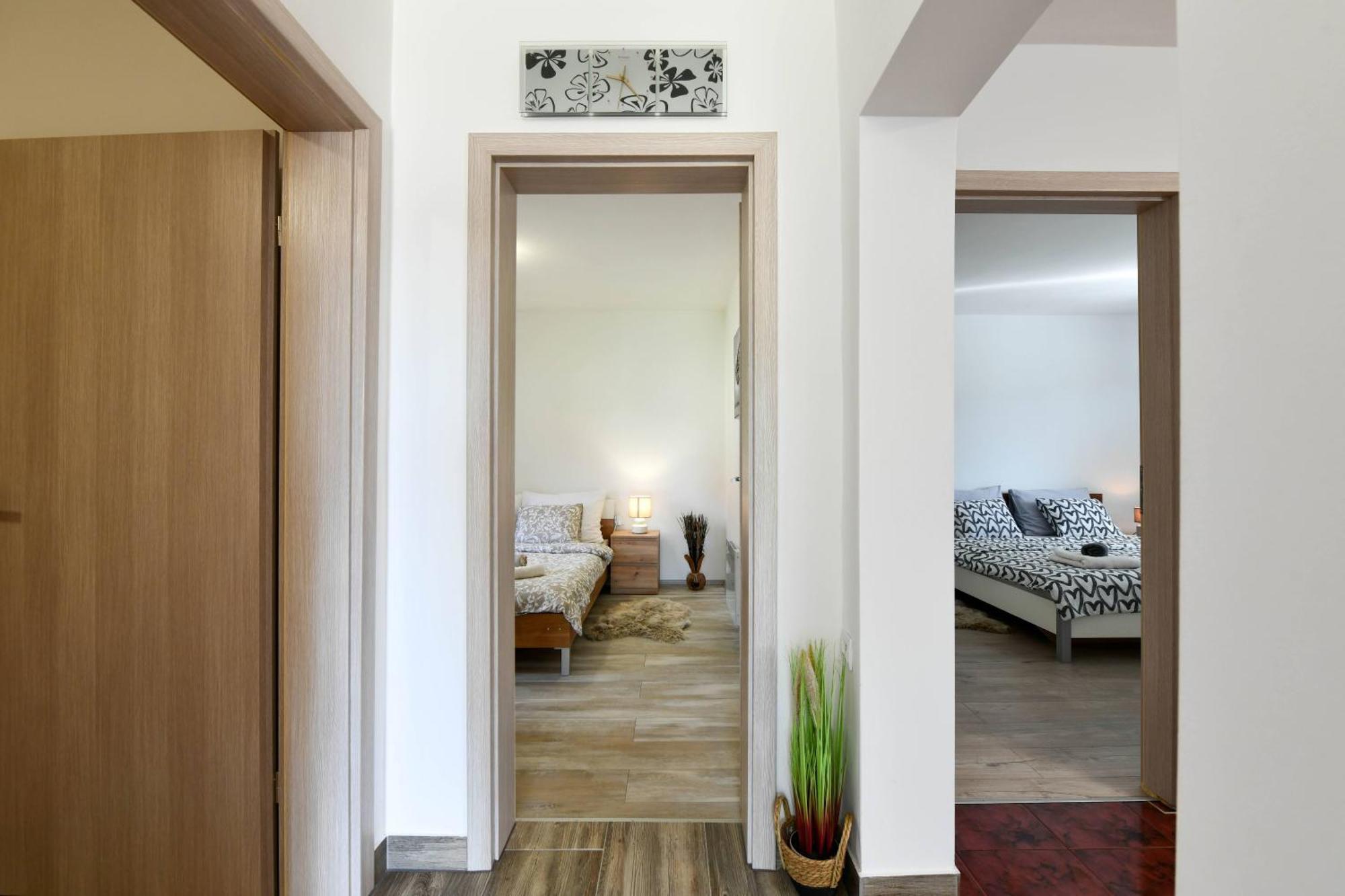 Apartman Tina Rakovica Exteriör bild