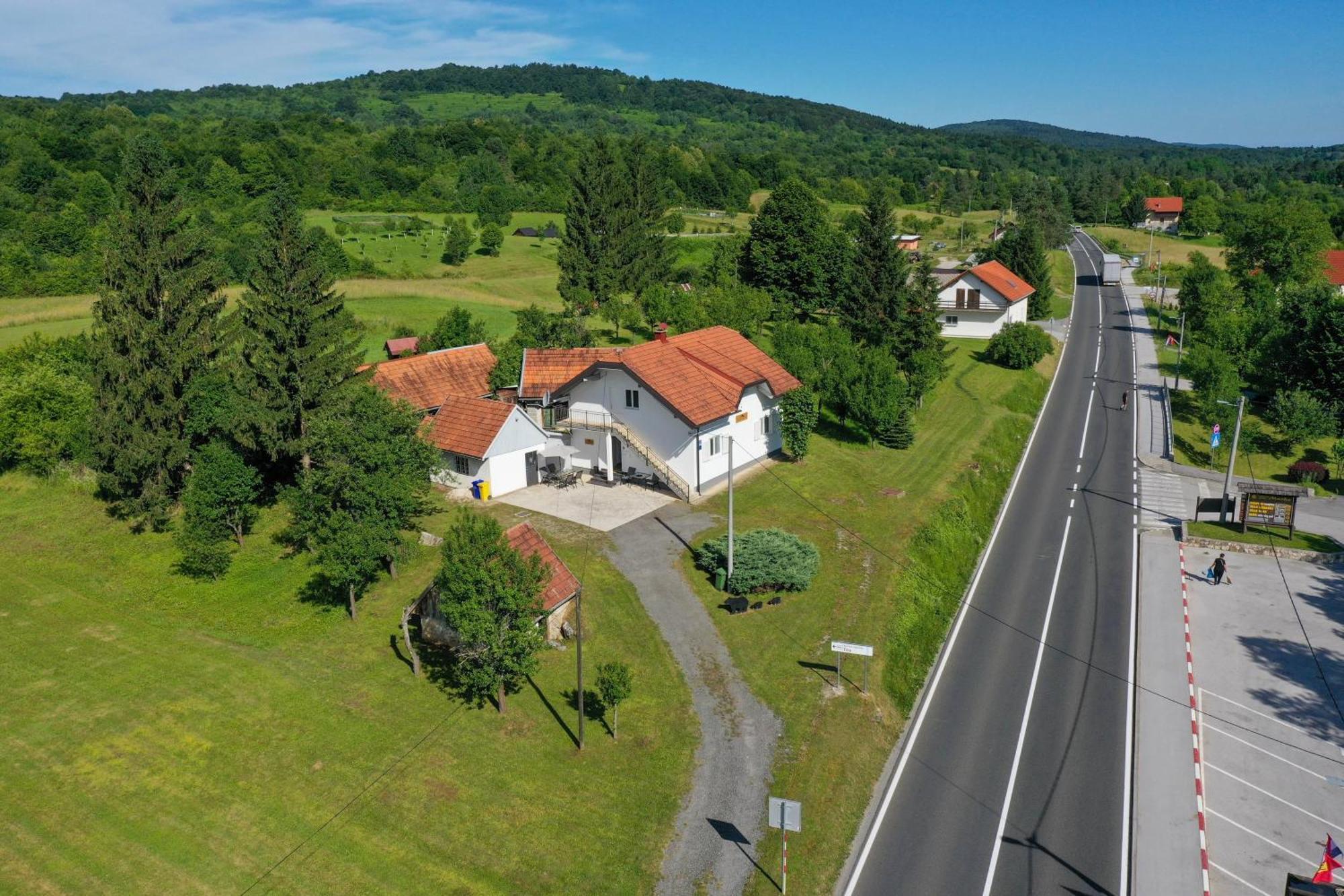 Apartman Tina Rakovica Exteriör bild